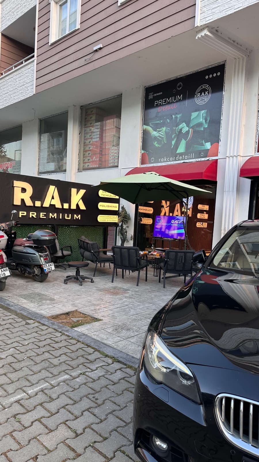 RAK Car Detail'in Atakum'daki dükkânının gündüz dış görünümü